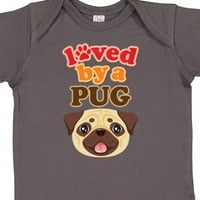 Inktastic Pug Dog, обичано от мопс подарък бебе момче или момиченце боди