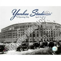 Ден на откриване на стадион „Янки“ със спортна снимка на наслагване - 8